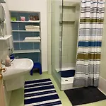 דירה Petoefi House