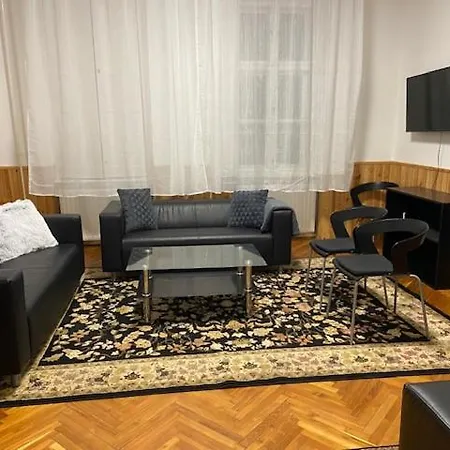 Apartment Petoefi House