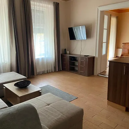 Petoefi House