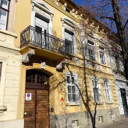 Apartment Petoefi House Szeged